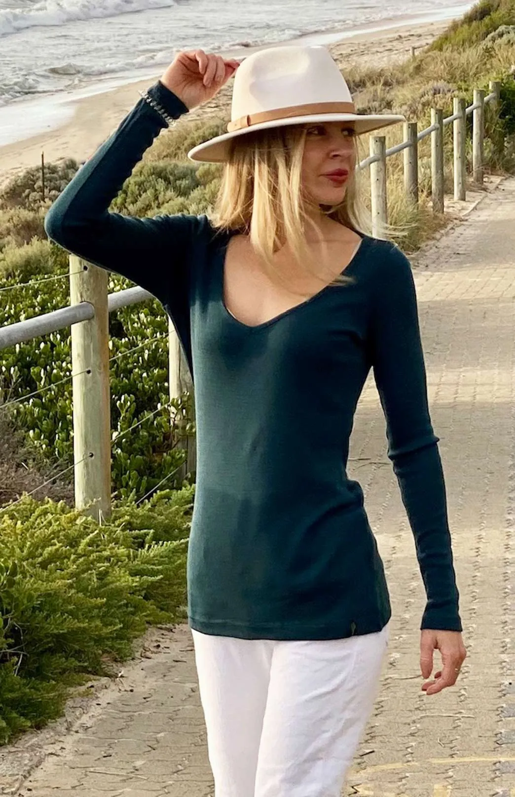 V-Neck Top - Rib (size 10)